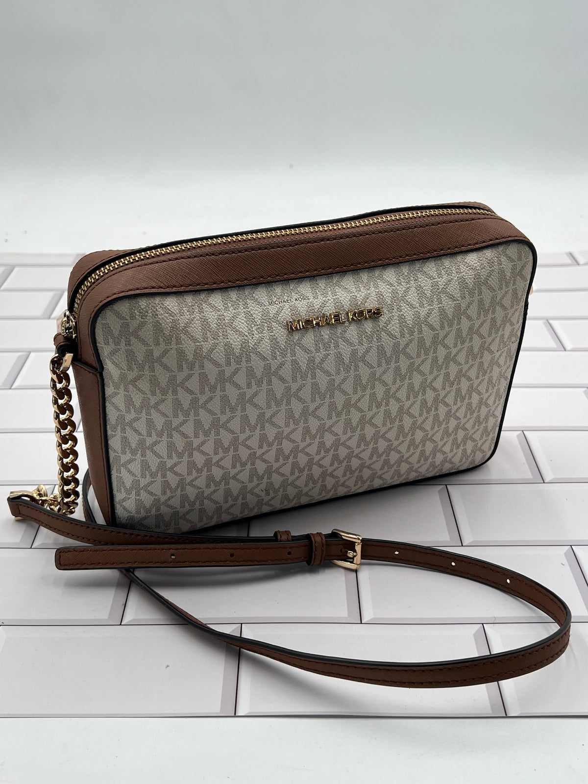 Michael Kors Jet Set Crossbody Purse - Vanilla photo 1