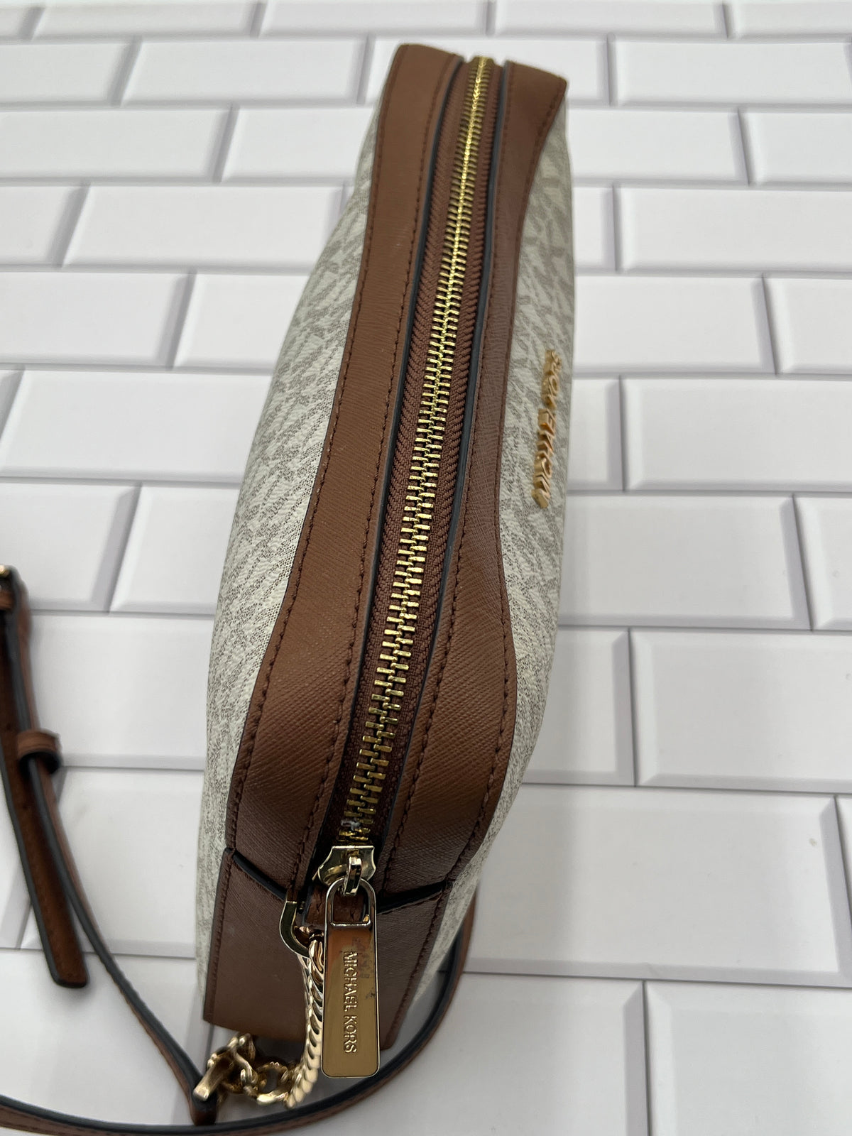Michael Kors Jet Set Crossbody Purse - Vanilla photo 4